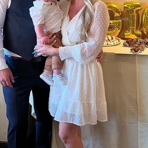 Women’s white long sleeve dress